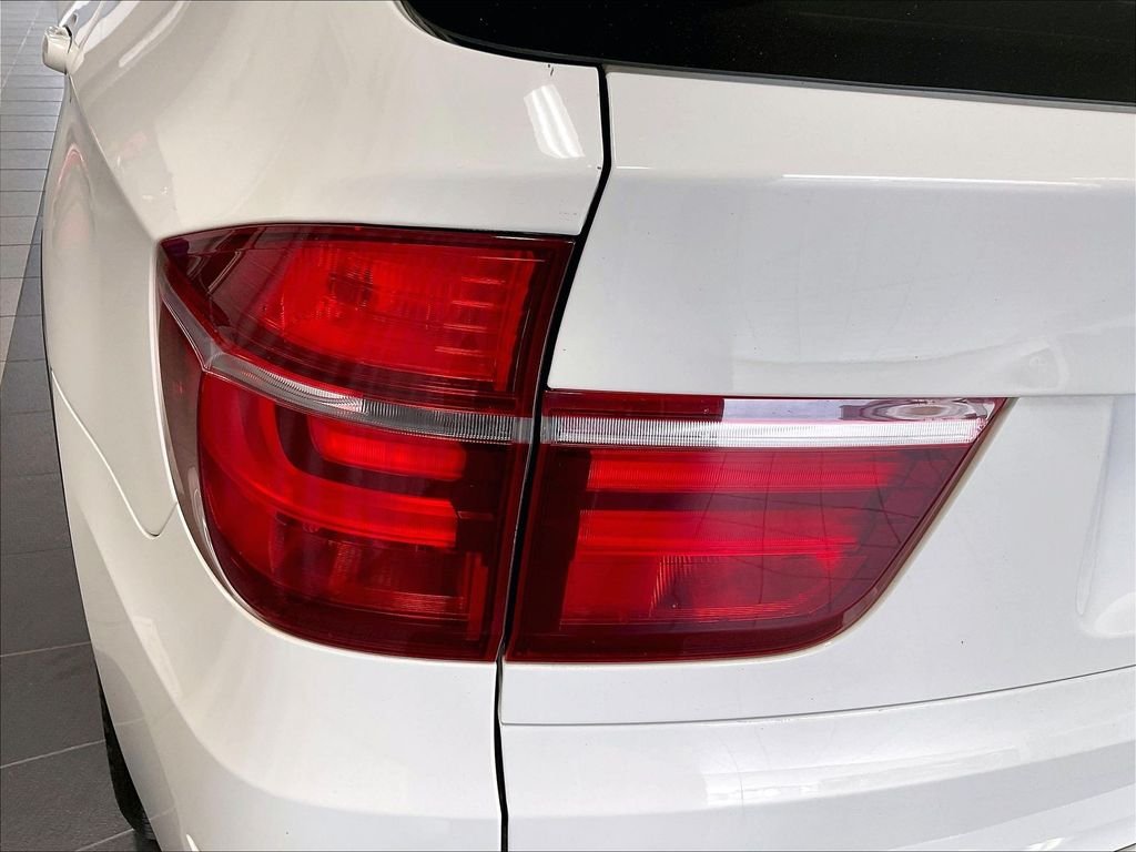 Used 2013 Alpine White BMW xDrive35i image 34
