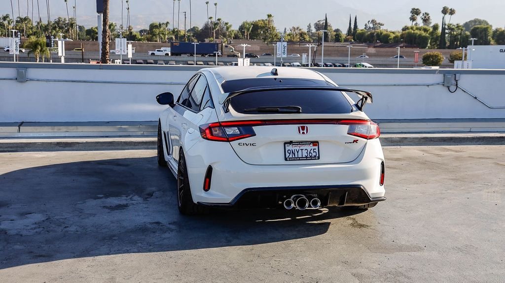 Used 2025 Championship White Honda  image 7