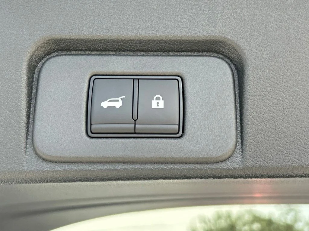 Used 2026 White Nissan Platinum image 54