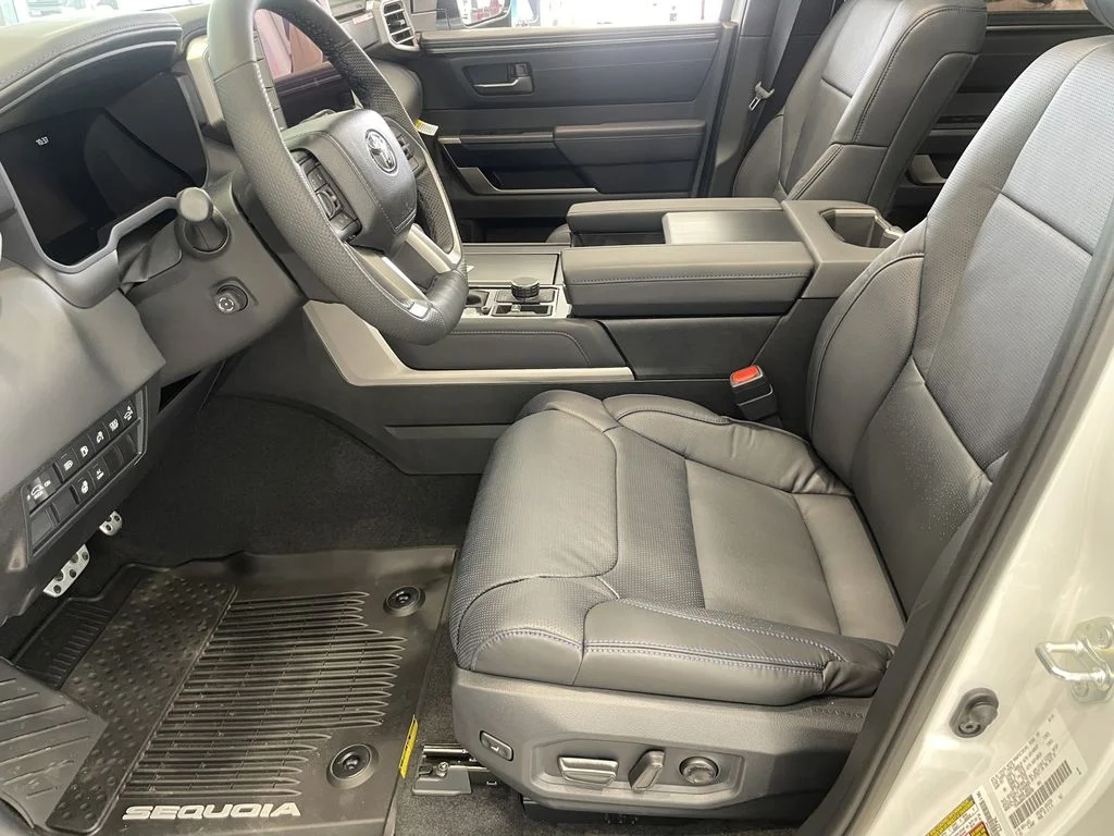 New 2026 Wind Chill Pearl Toyota Platinum image 16