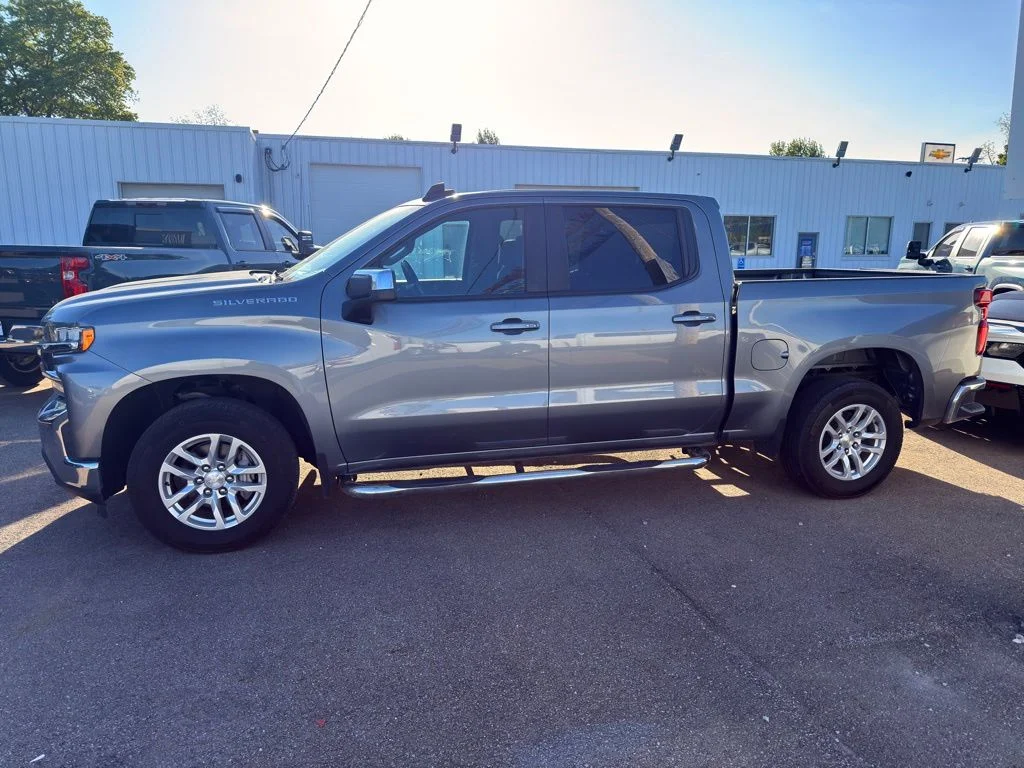 Used 2019 Gray Chevrolet LT image 6