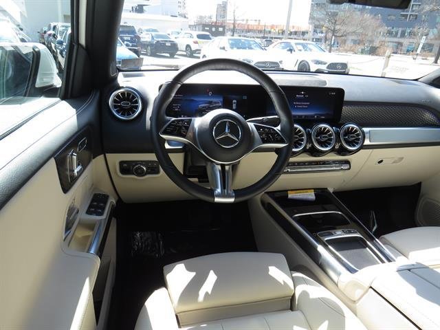 Certified Used 2025 Polar White Mercedes-Benz GLB 250 image 10
