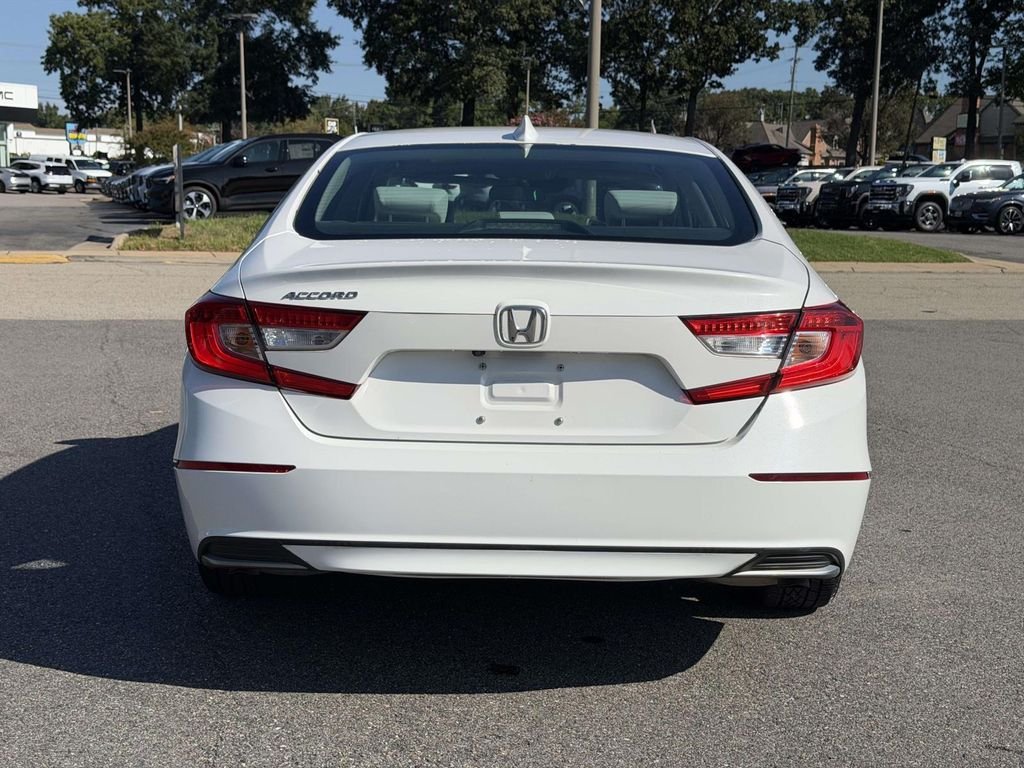 Used 2018 White Honda EX image 20