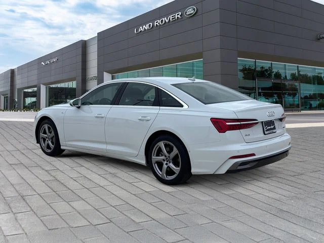Used 2024 Gray Audi  image 4