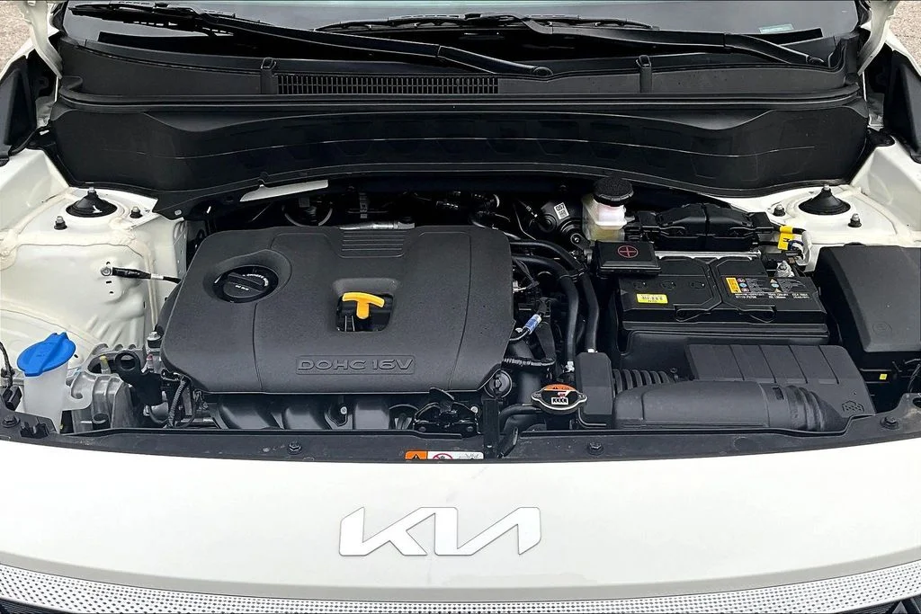New 2026 Clear White / Black Roof Kia S image 12