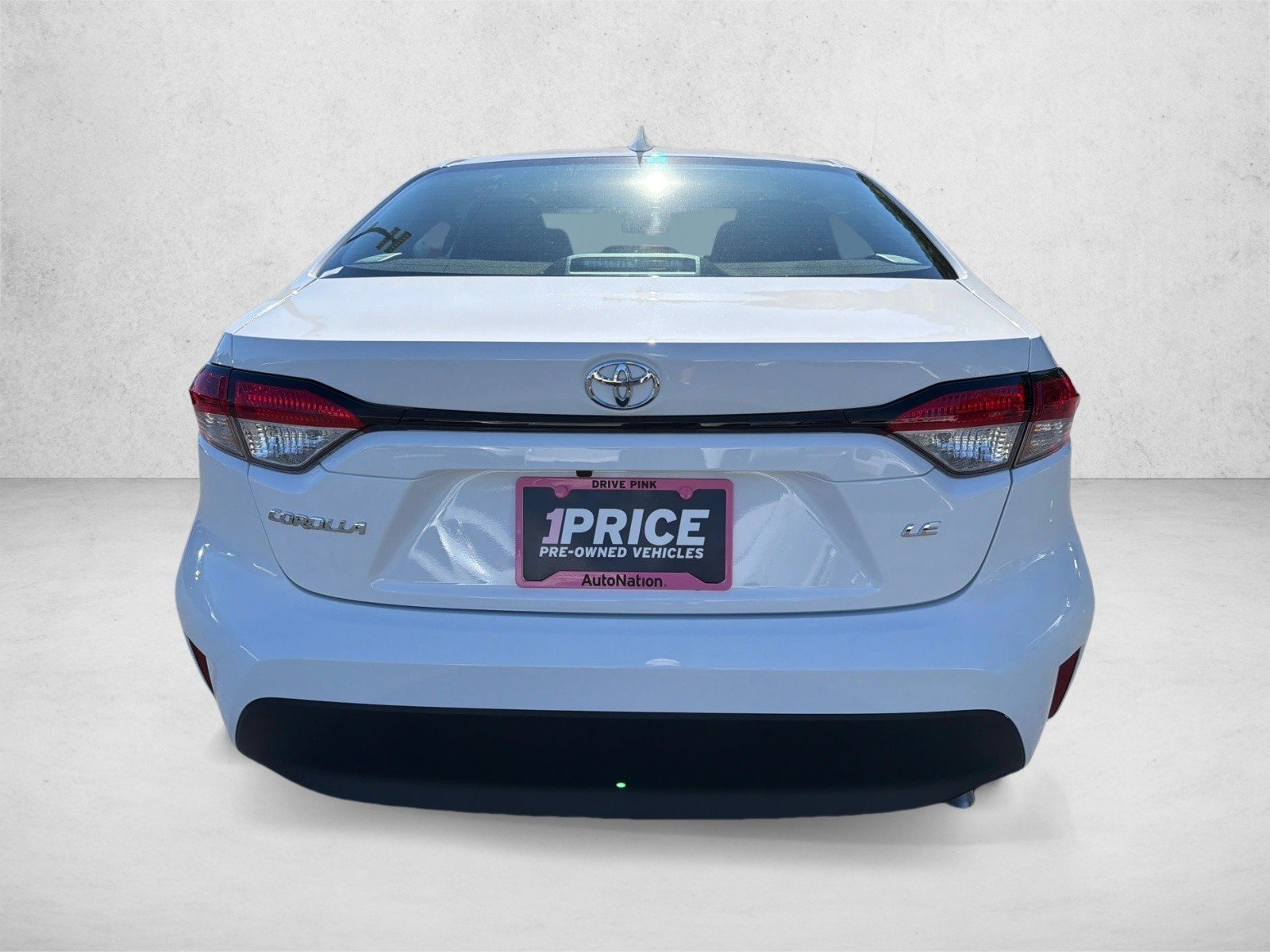 New 2027 Ice Cap Toyota LE image 4