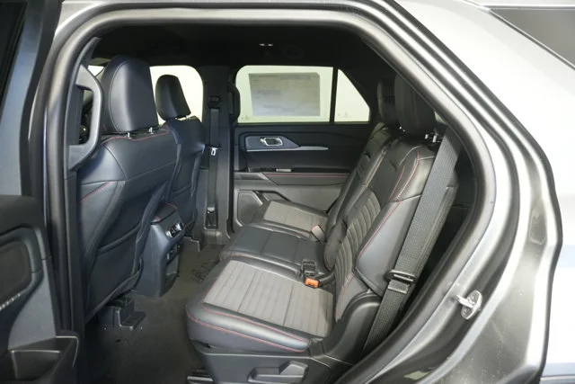 New 2027 Carbonized Gray Metallic Ford ST-Line image 28