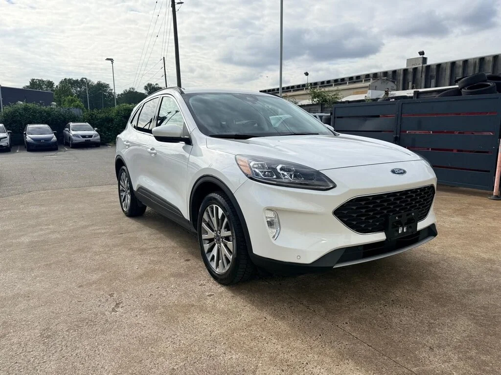 Used 2022 Star White Metallic Tri-Coat Ford Titanium AWD Dilawri Certified   Local BC image 16