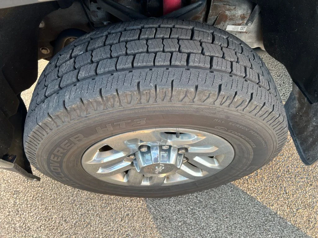Used 2019 Gray Chevrolet LT image 6