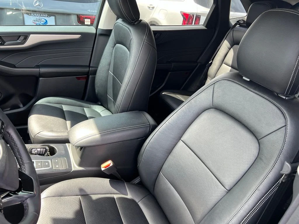 Certified Used 2022 Black Metallic Ford SE image 13