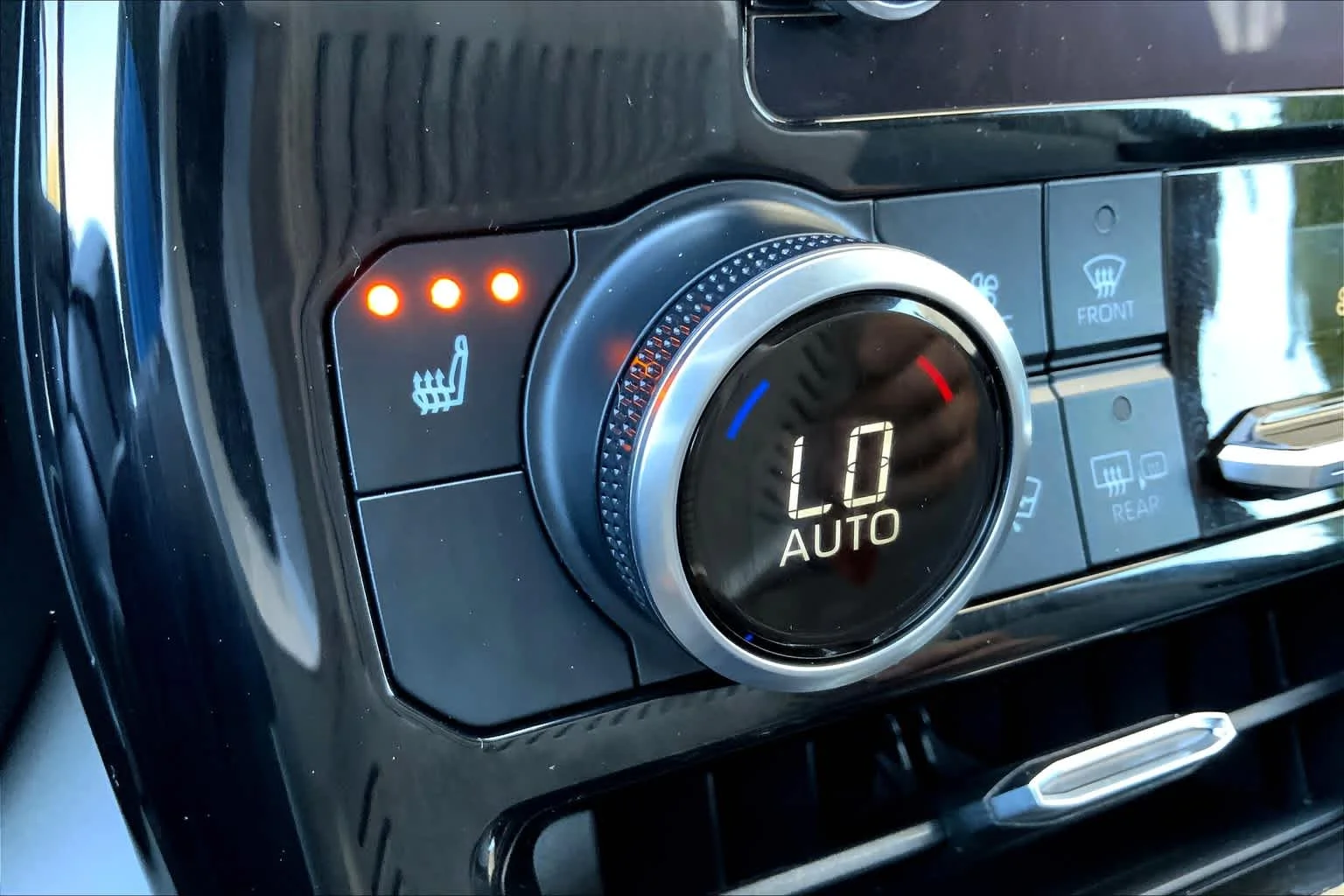 Used 2023 Wind Chill Pearl Toyota XLE image 34