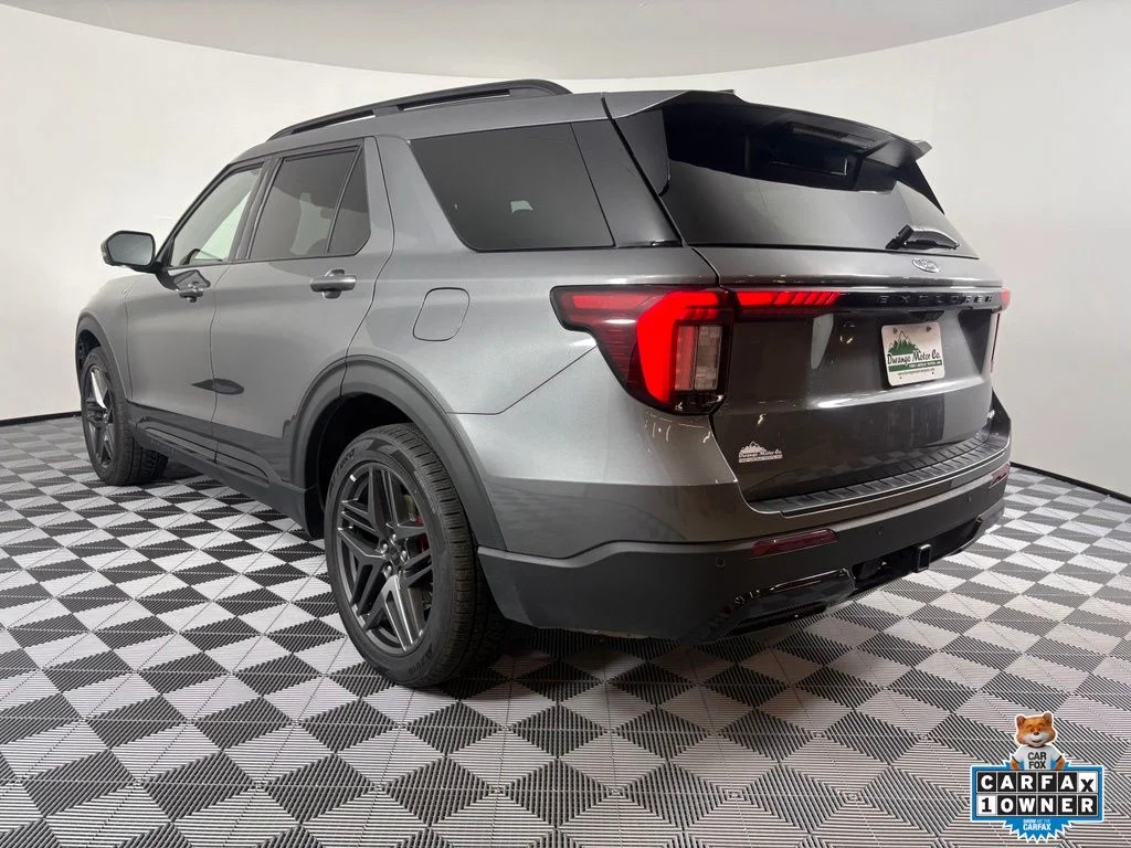 Used 2025 Gray Ford ST-Line image 12