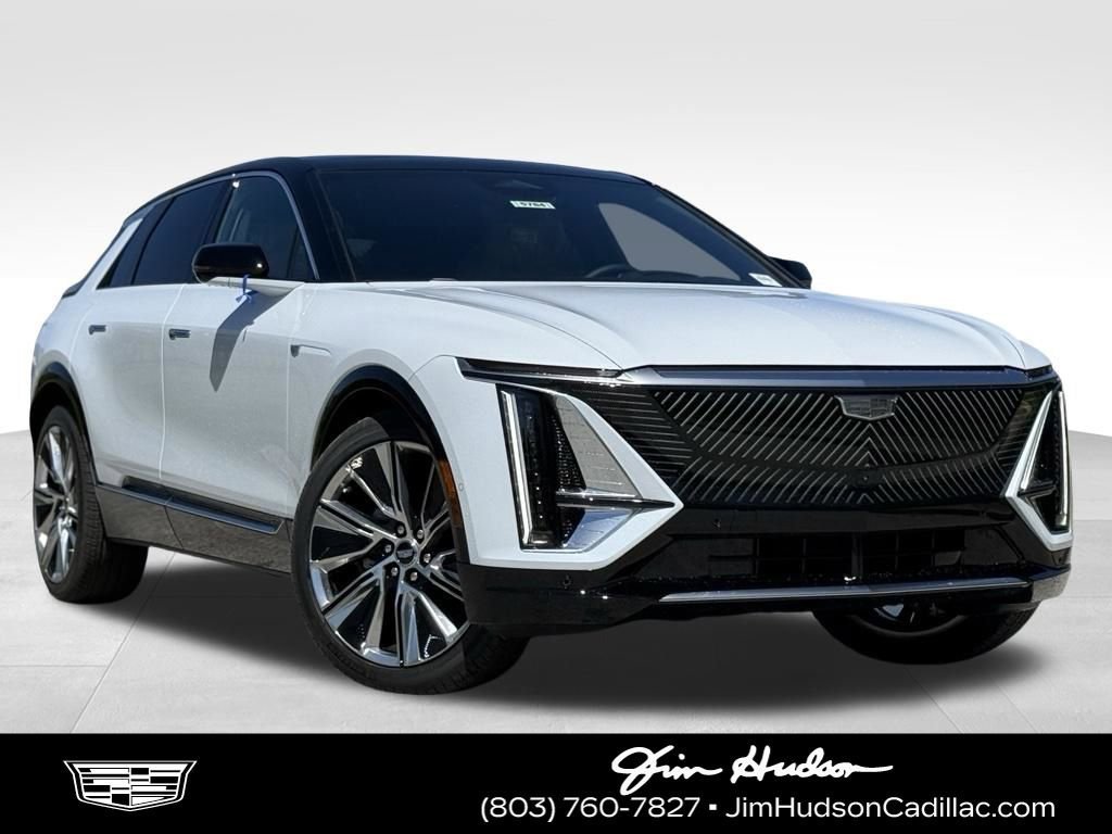 Vibrant White Tricoat 2026 Cadillac LYRIQ Signature Luxury AWD SUV / Crossover All-Wheel Drive