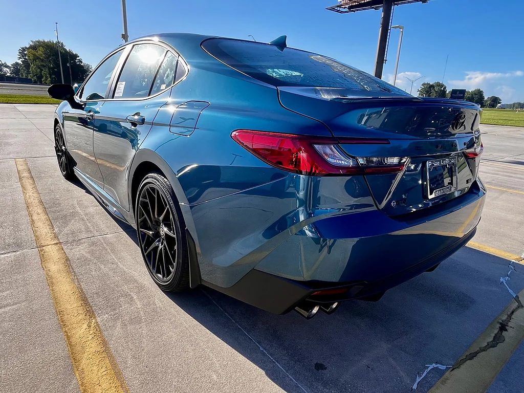 New 2026 Ocean Gem Toyota  SE image 4
