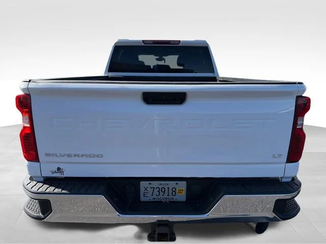Used 2022 Summit White Chevrolet LT image 4