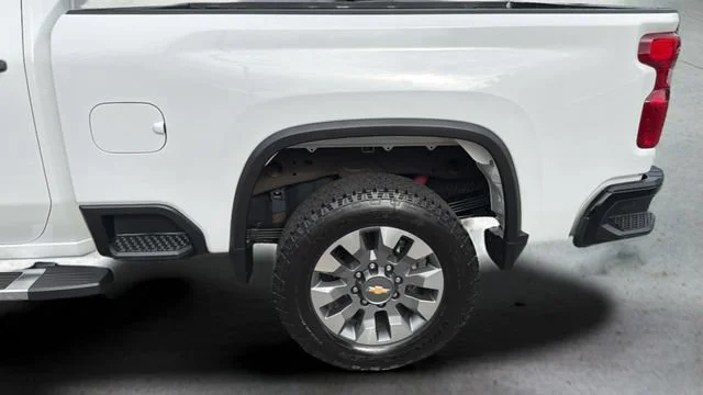 Used 2025 Summit White Chevrolet Custom image 33