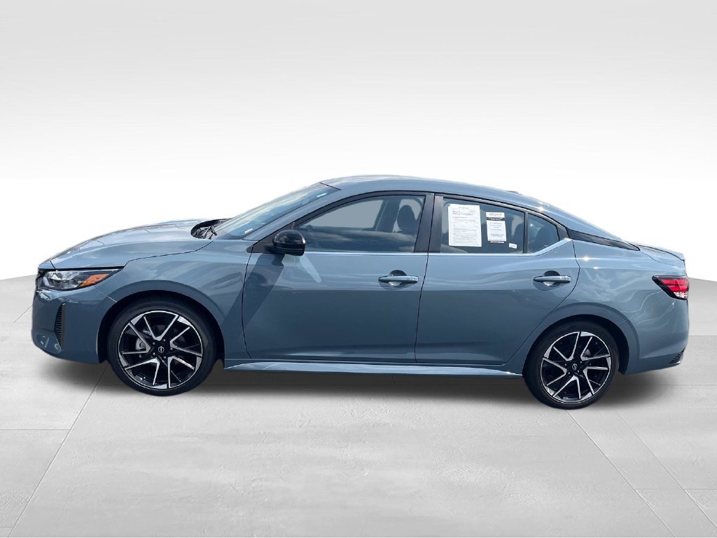 Used 2025 Gray Nissan SR image 2