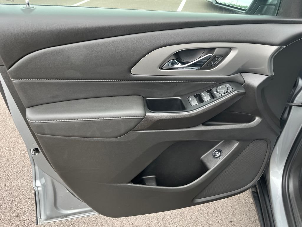 Used 2023 Gray Chevrolet LT image 11