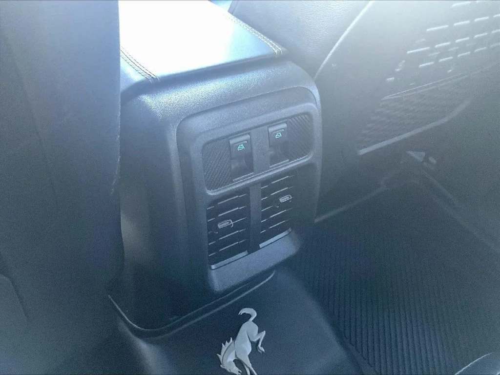 Used 2025 Azure Gray Metallic Ford Badlands image 12