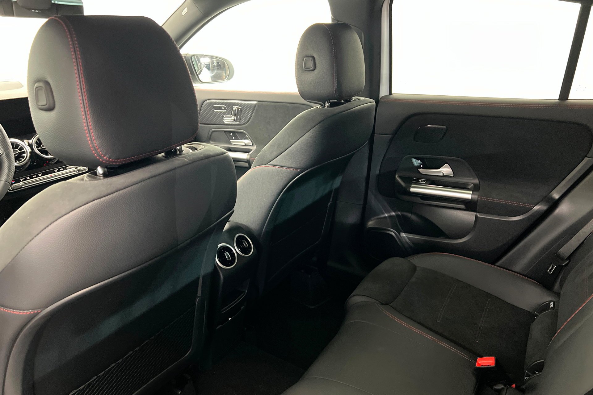 New 2026 Polar White Mercedes-Benz GLA 250 image 20
