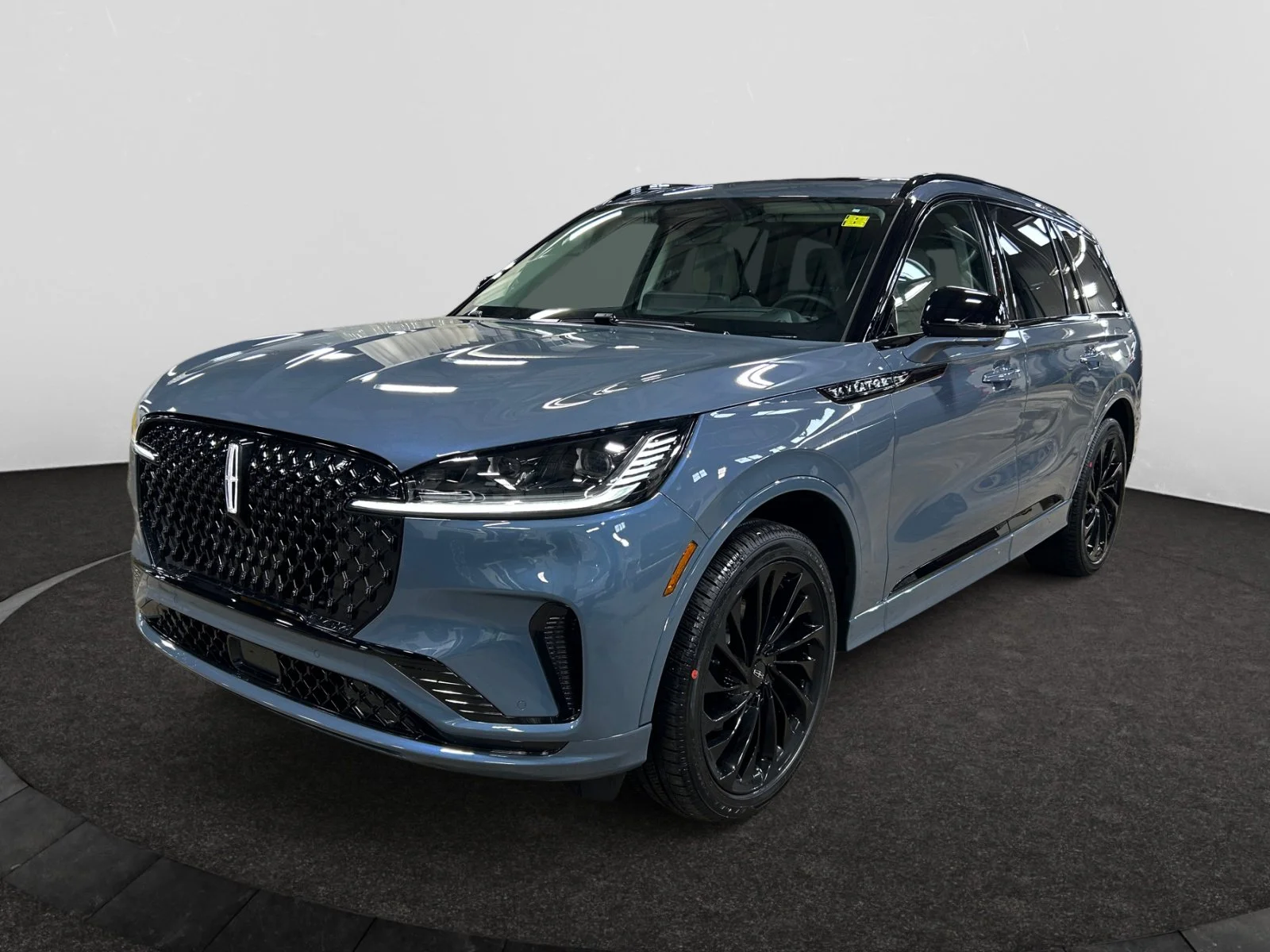 New 2026 Whisper Blue Metallic Clearcoat Lincoln Reserve image 1