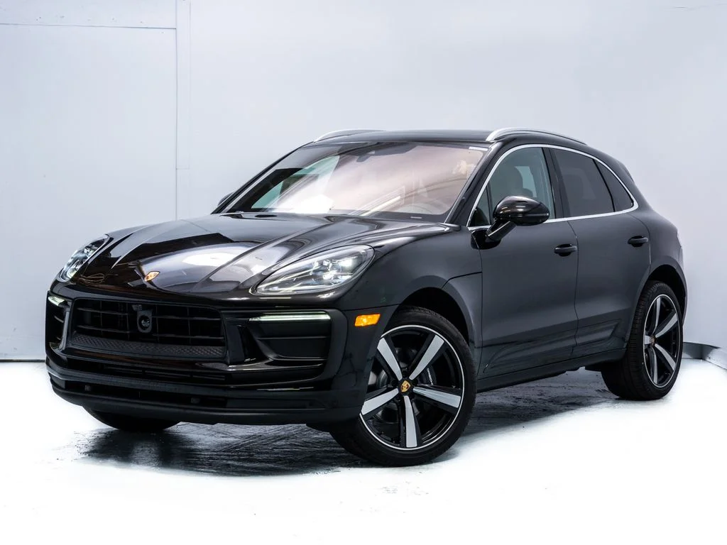 2026 Porsche Macan -'s photo