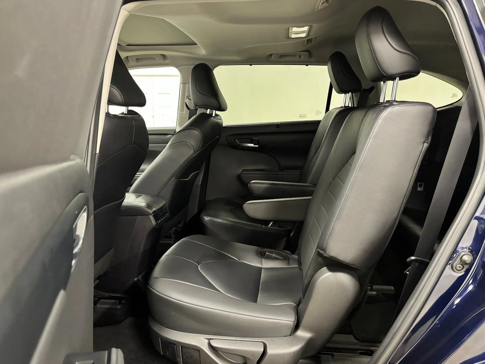 Used 2024 Silver Toyota XLE image 19
