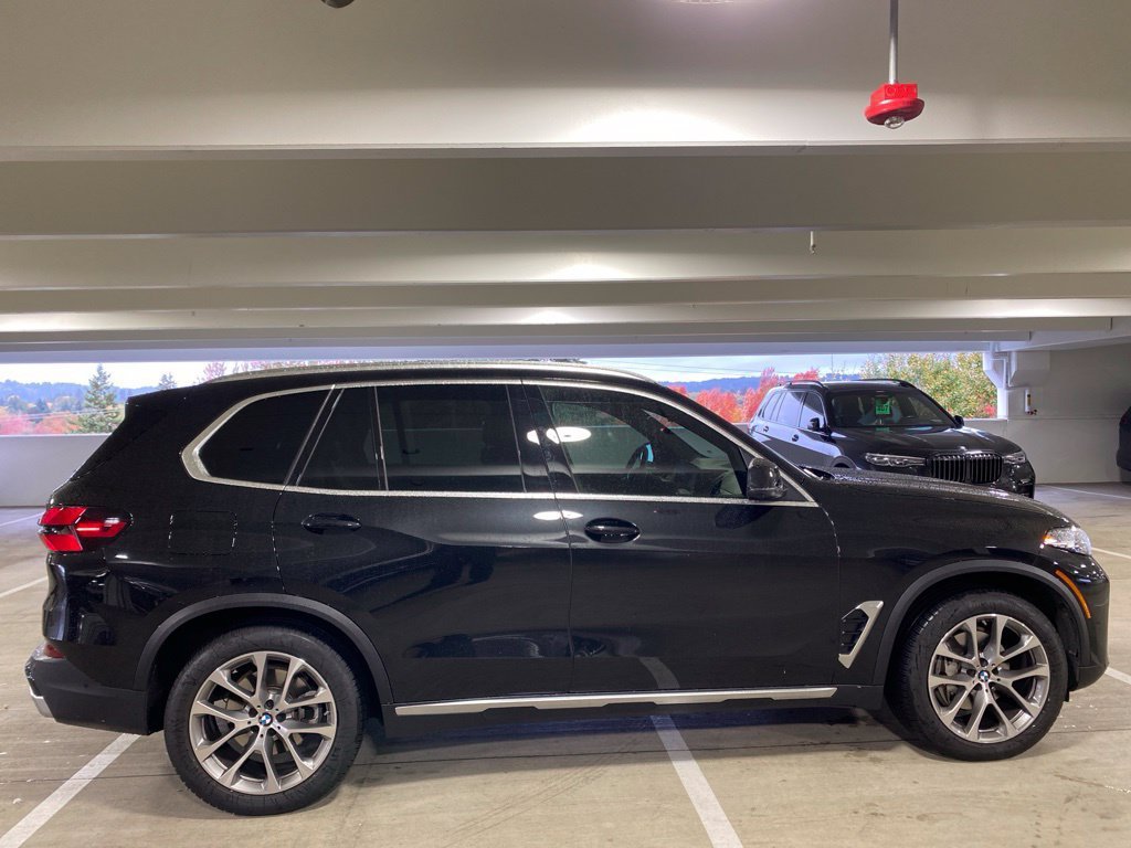Used 2024 Black Sapphire Metallic BMW xDrive40i image 6