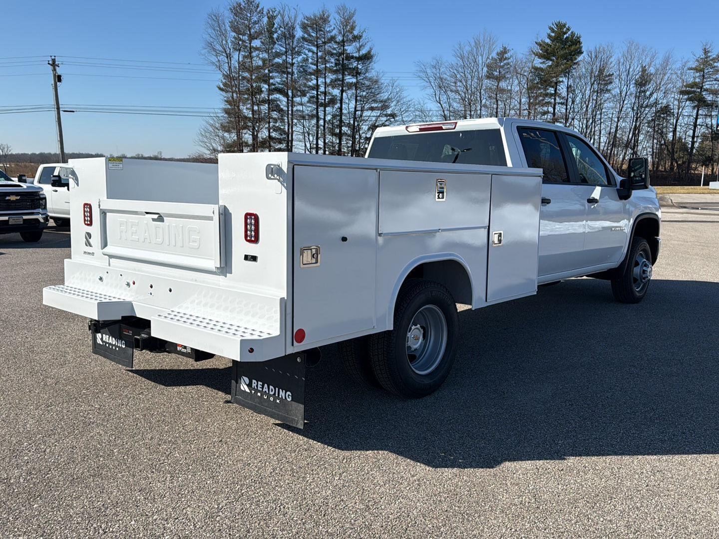 New 2026 Summit White Chevrolet Work Truck image 19