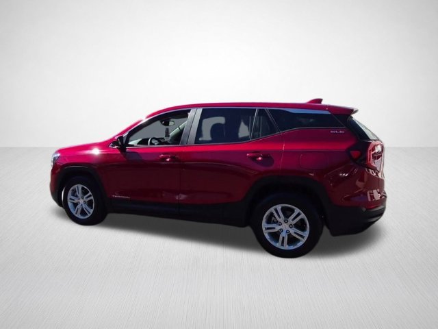 Used 2023 VOLCANIC RED TINTCOAT GMC SLE image 7