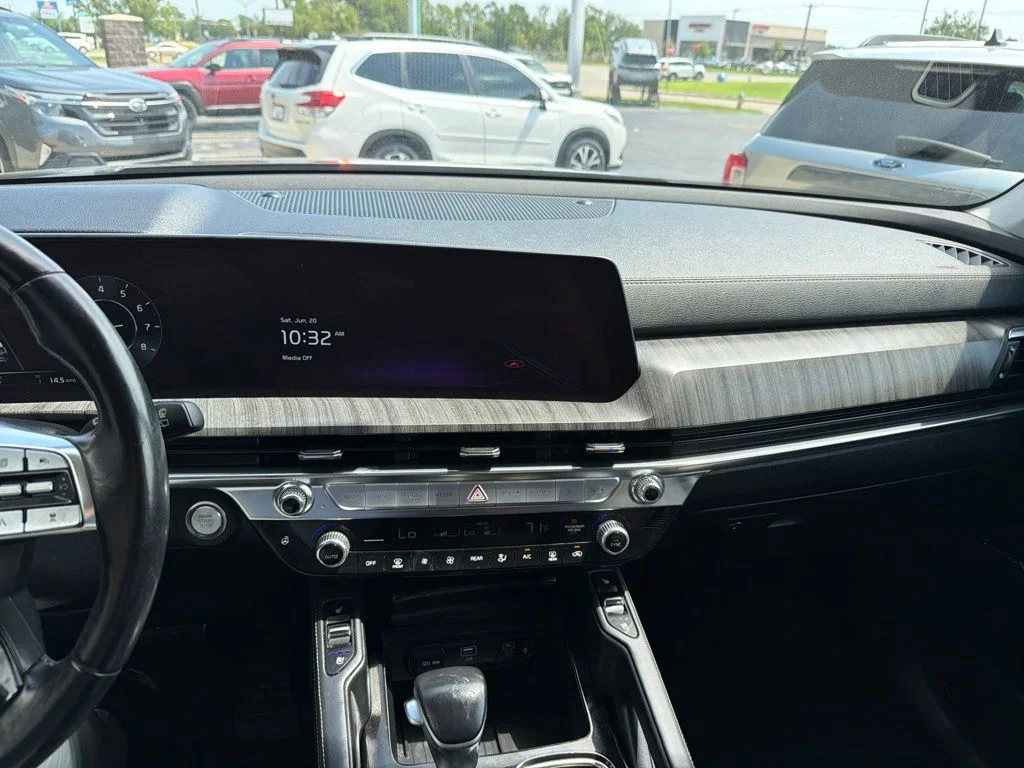 Used 2023 Black Kia SX image 11