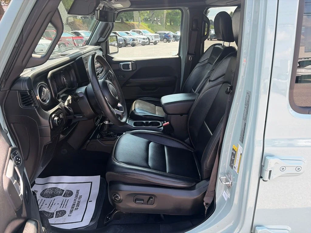 Used 2024 Gray Jeep Sahara image 10