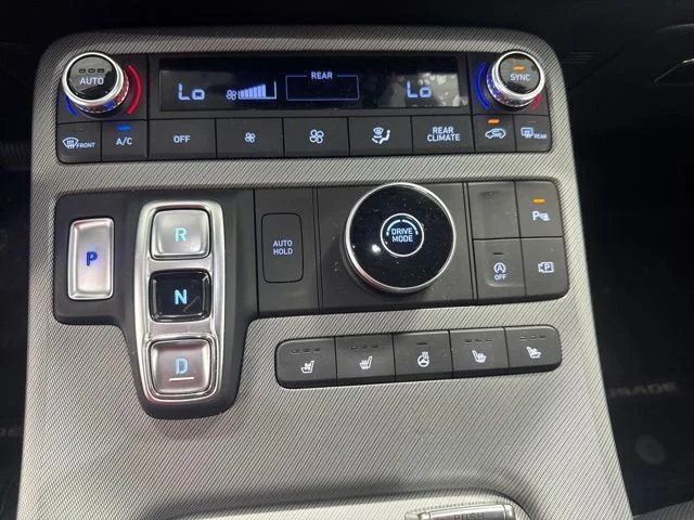 Used 2025 Silver Hyundai SEL Premium image 17
