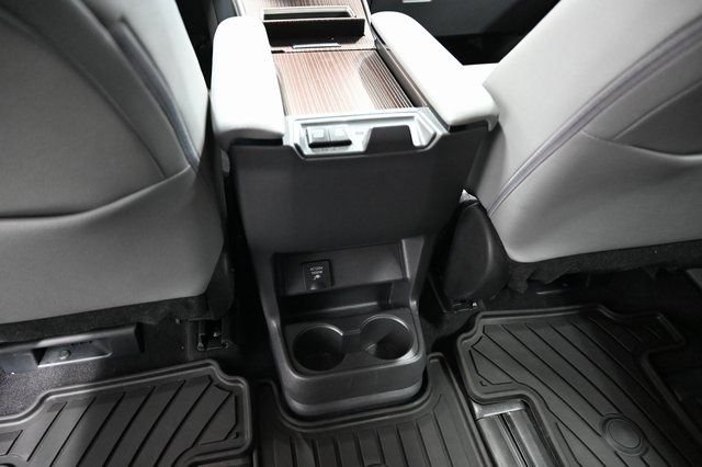 2023 Toyota Sienna XLE - Photo 29