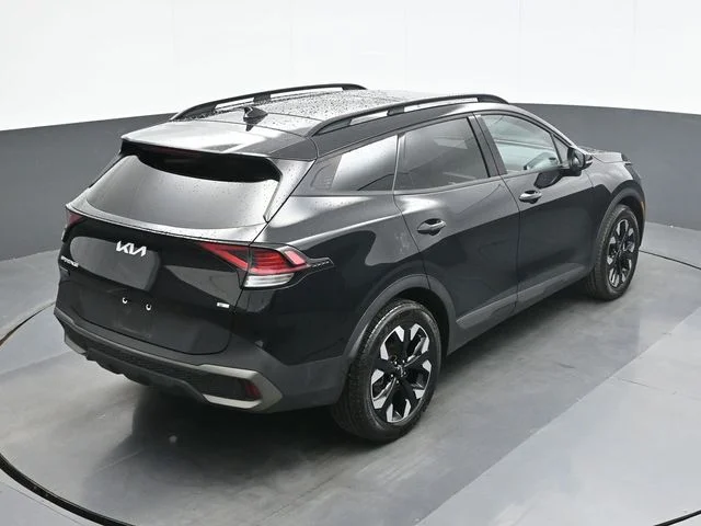 Used 2023 Black Kia X-Line image 17