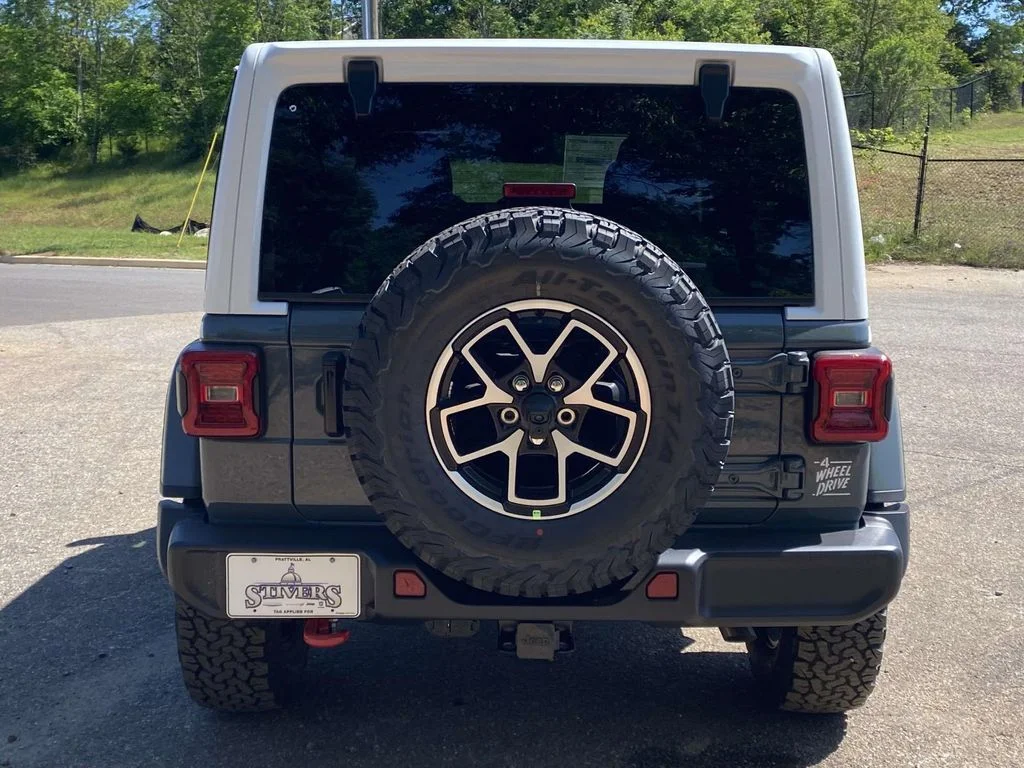 New 2026 Anvil Clear-Coat Exterior Paint Jeep Rubicon image 6
