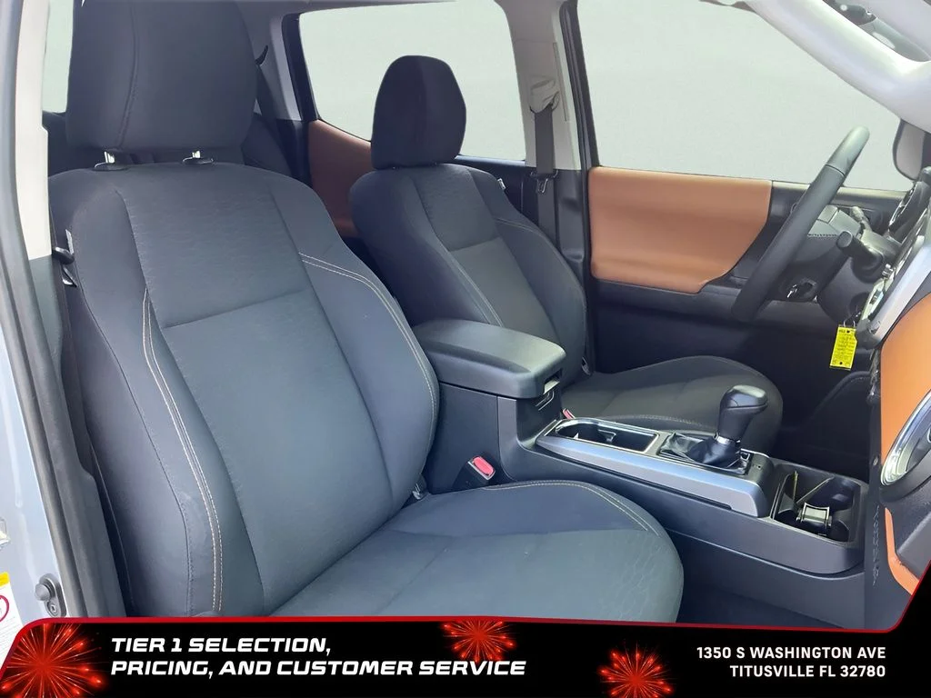 Used 2019  Toyota SR5 image 12