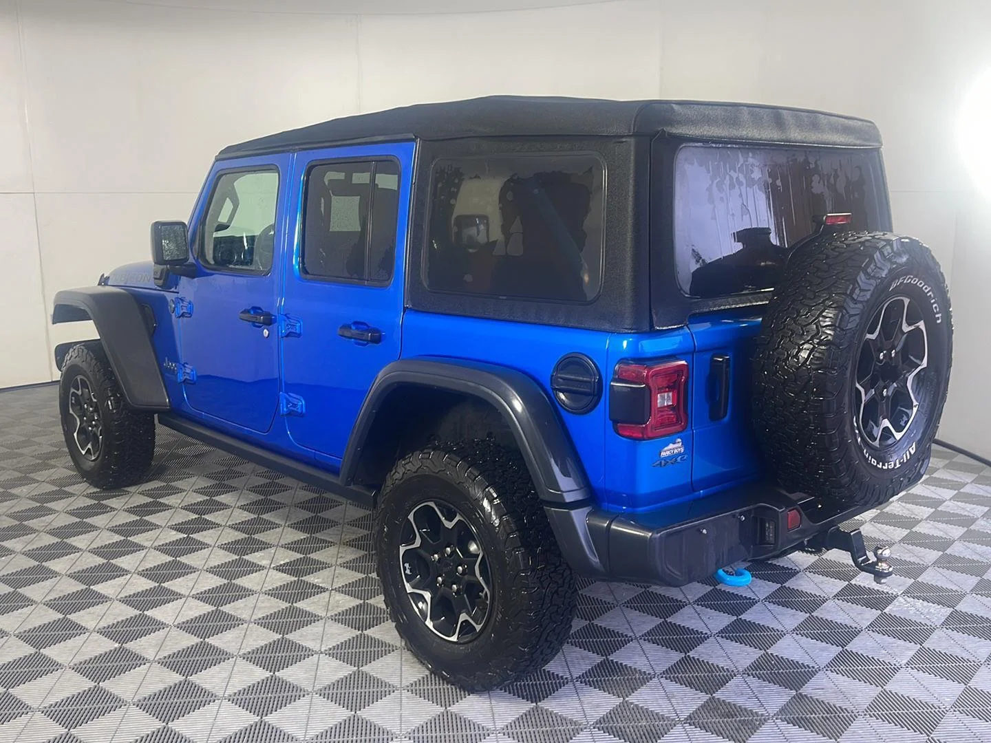 Used 2021 Hydro Blue Pearlcoat Jeep Unlimited Rubicon image 10