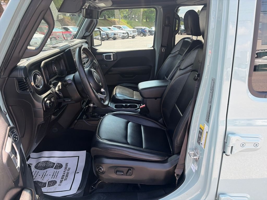 Used 2024 Earl Clearcoat Jeep Sahara image 10