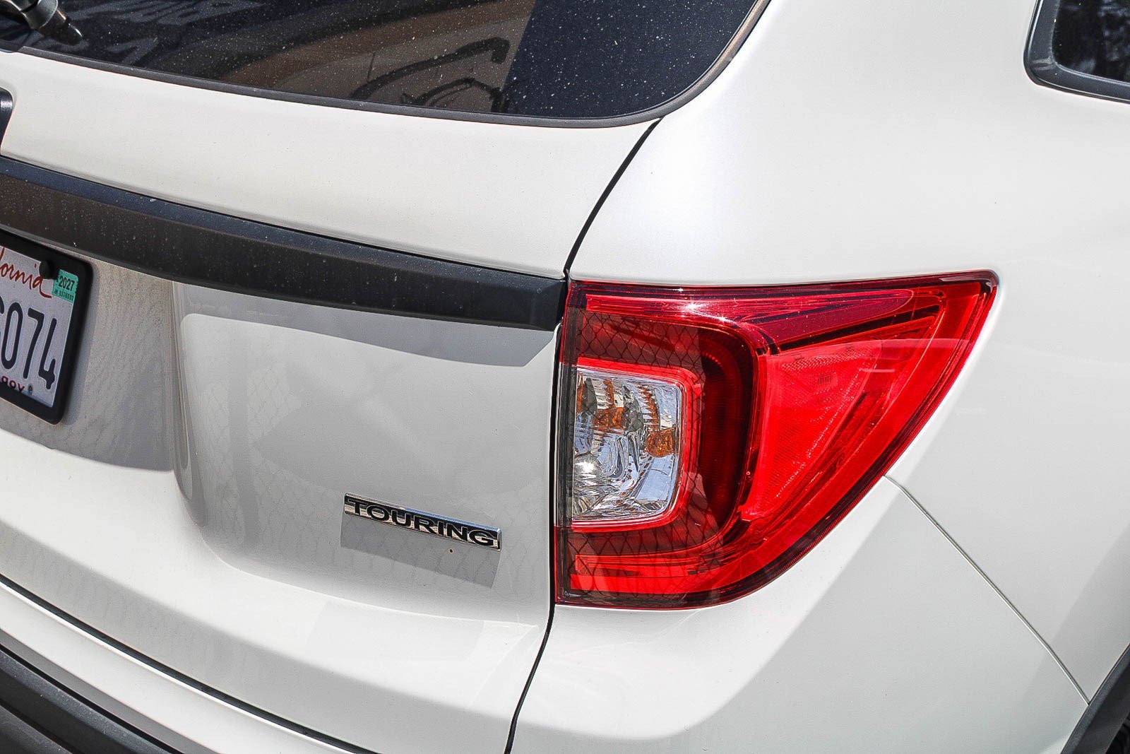 Used 2019 White Diamond Pearl Honda Touring image 6