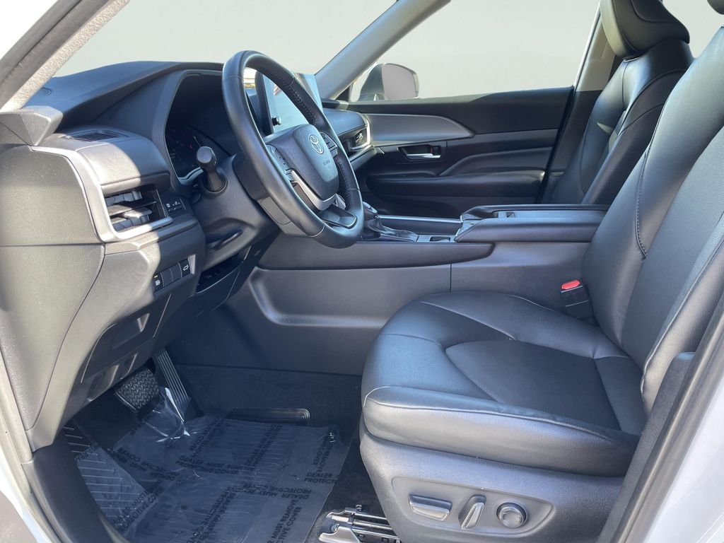 Used 2024 Beige Toyota XLE image 10