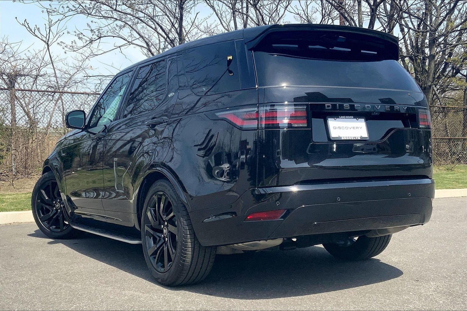 Certified Used 2025 Santorini Black Metallic Land Rover Dynamic SE image 11