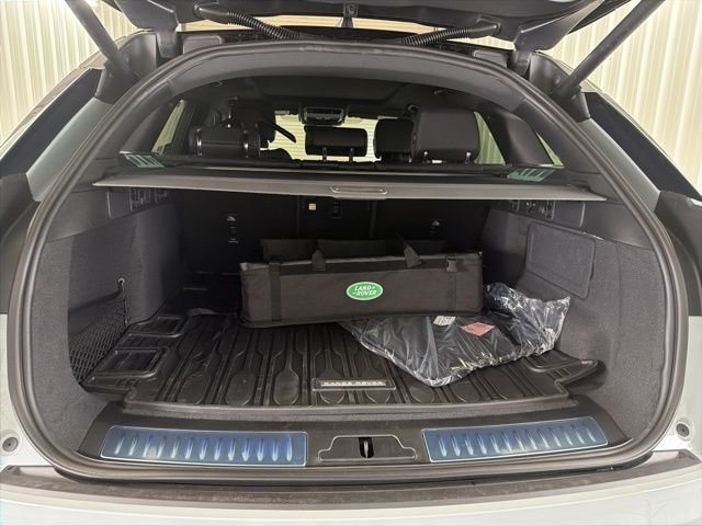 New 2026 Arroios Grey Land Rover Dynamic SE image 30