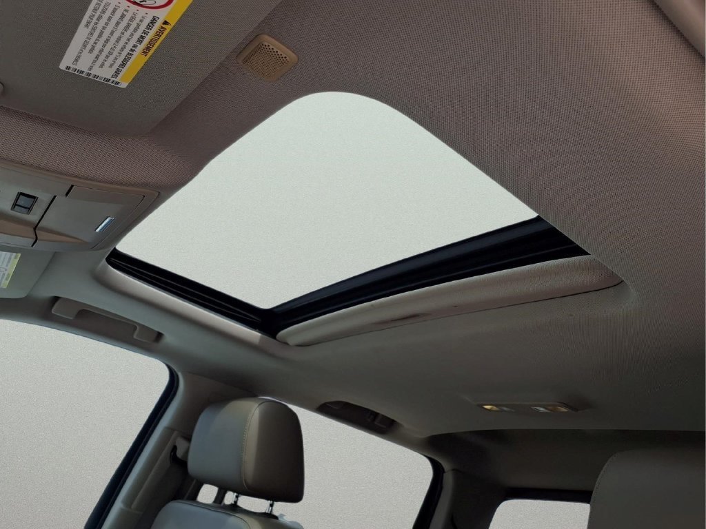 Used 2016 SUMMIT WHITE Chevrolet LTZ image 16