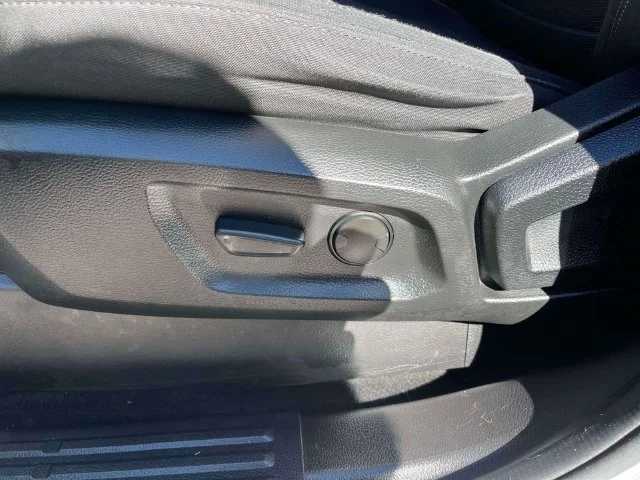 Used 2019 Silver Ford XLT image 29