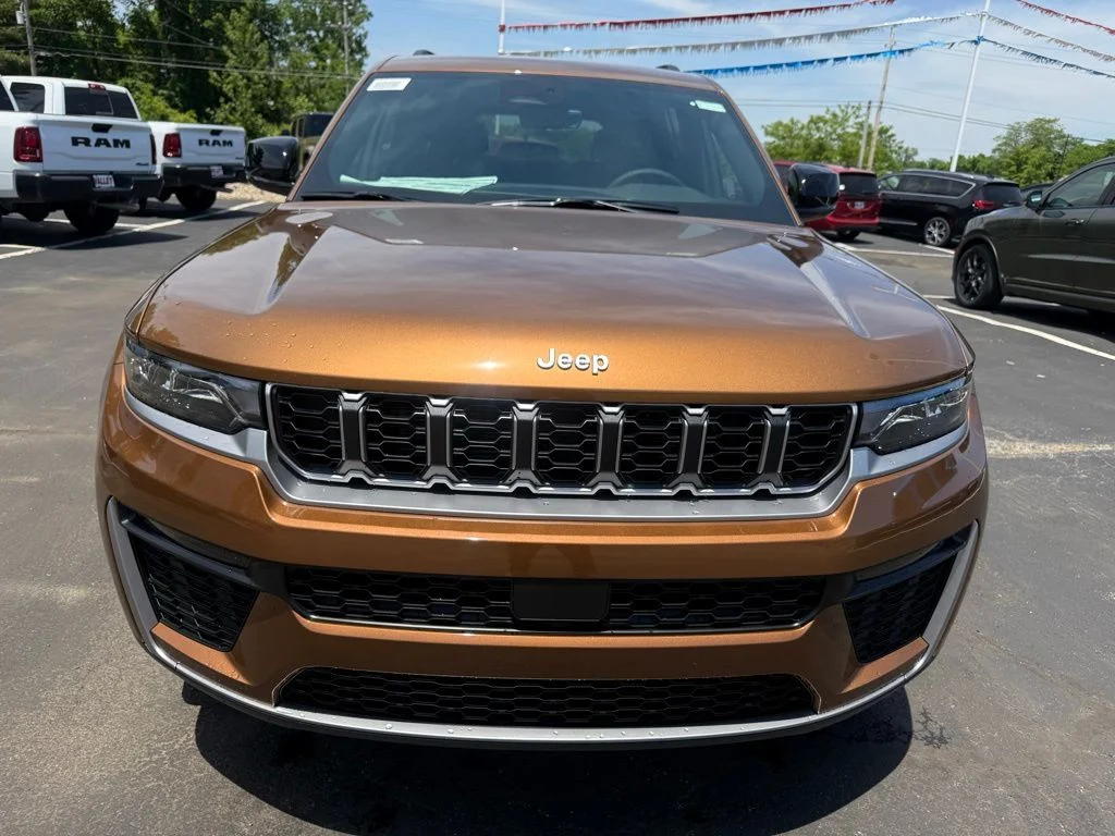 New 2026 Copper Shino Metallic Clear-Coat Exterior Paint Jeep Limited image 9