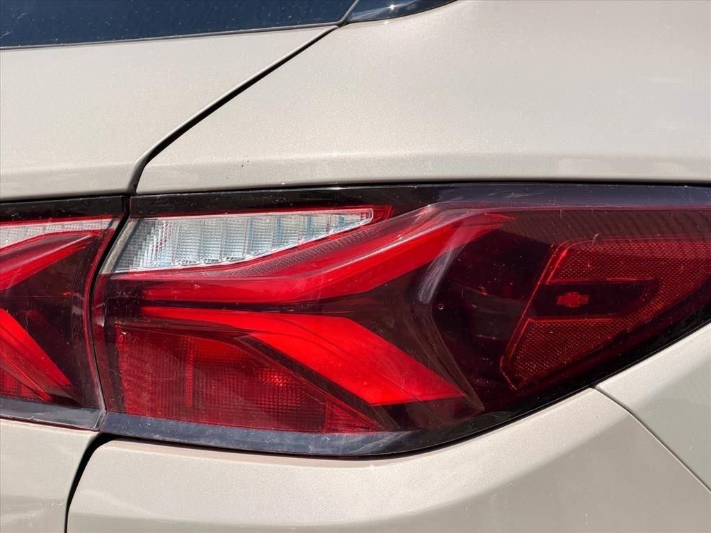 Used 2021 Gray Chevrolet LT image 17