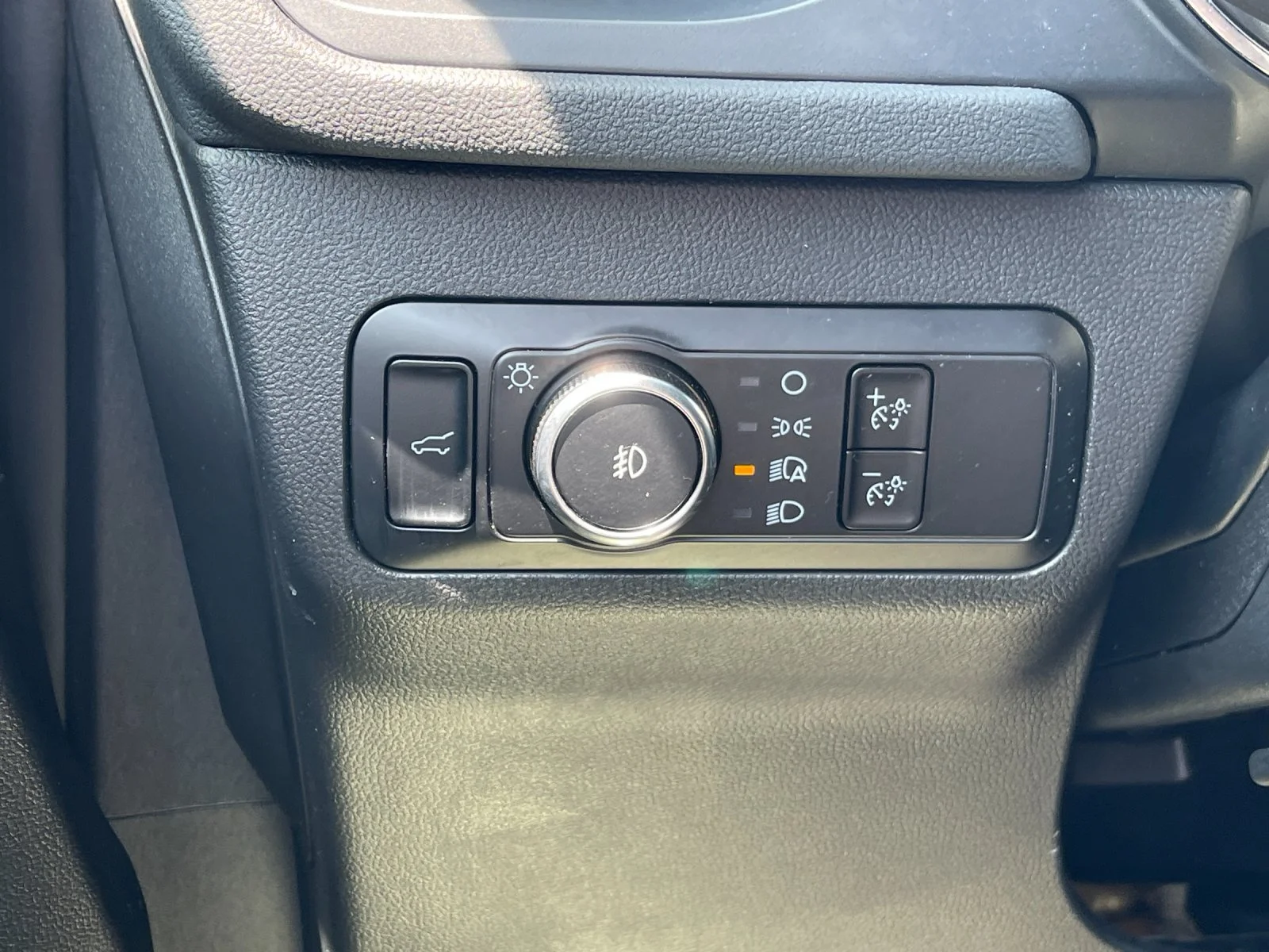Used 2024  Ford Platinum image 31