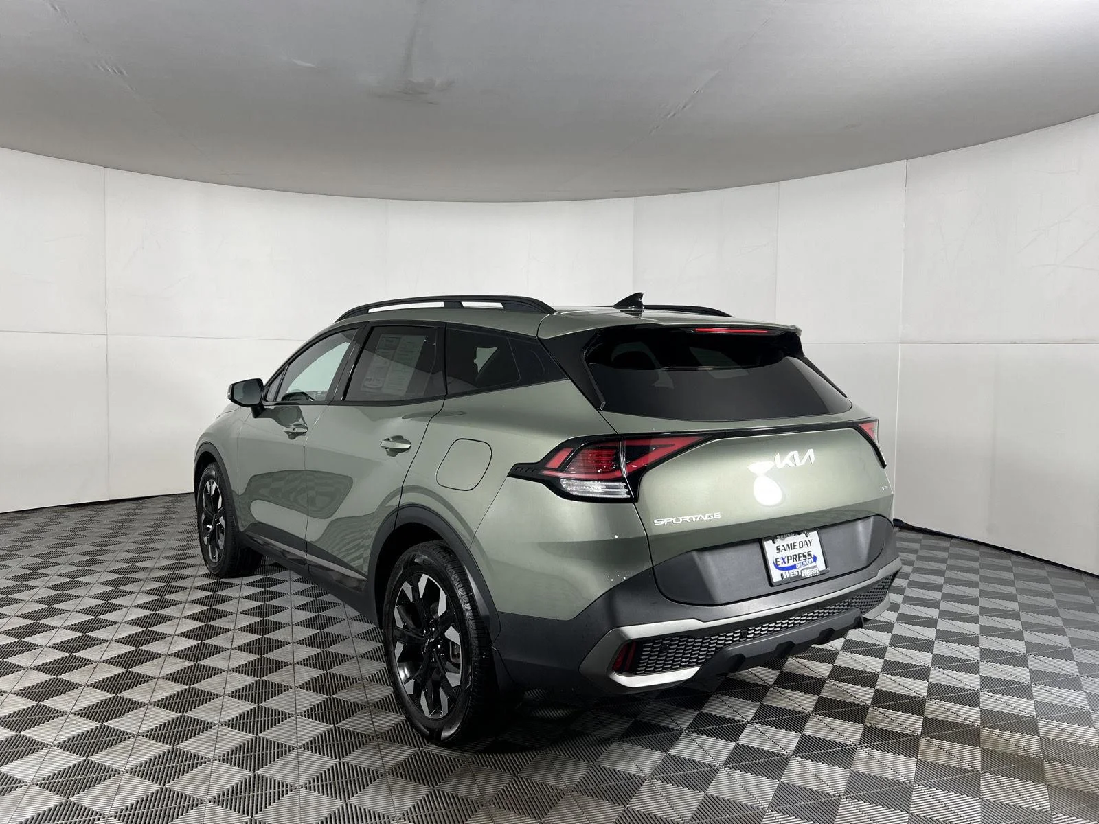 Used 2023 Jungle Green Kia X-Line image 27