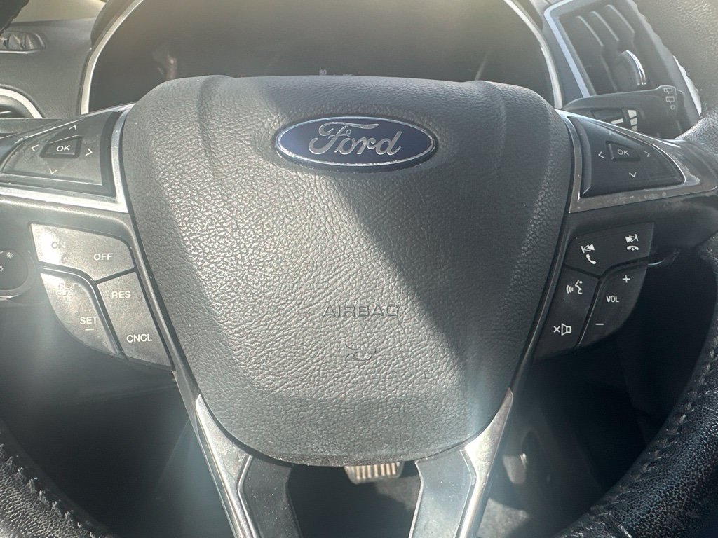 Used 2018 Red Ford SEL image 12